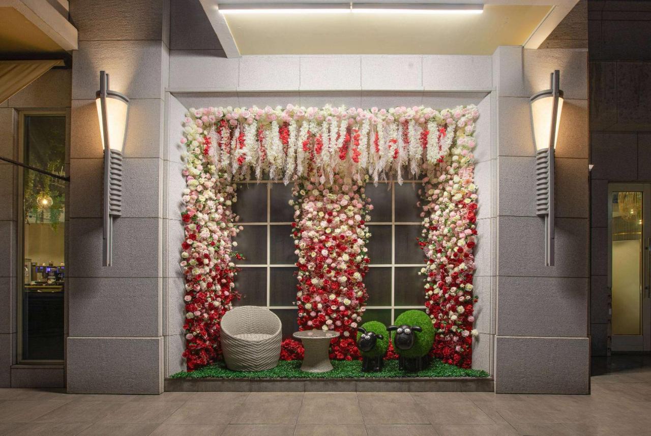 Tryp By Wyndham New Taipei Linkou 新北林口爵怡溫德姆酒店機場捷運mrta9林口站 Extérieur photo